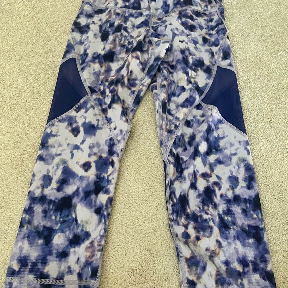 Old Navy Cropped Leggings Purple Go-Dry Woman's size M